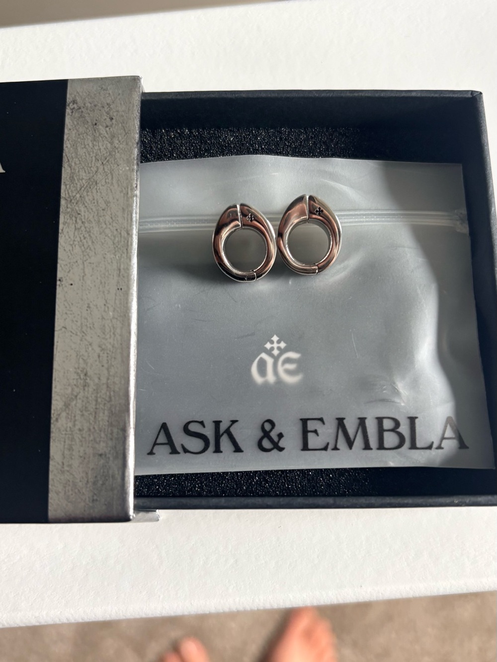 Ask & Embla silver clicker cuff Earrings